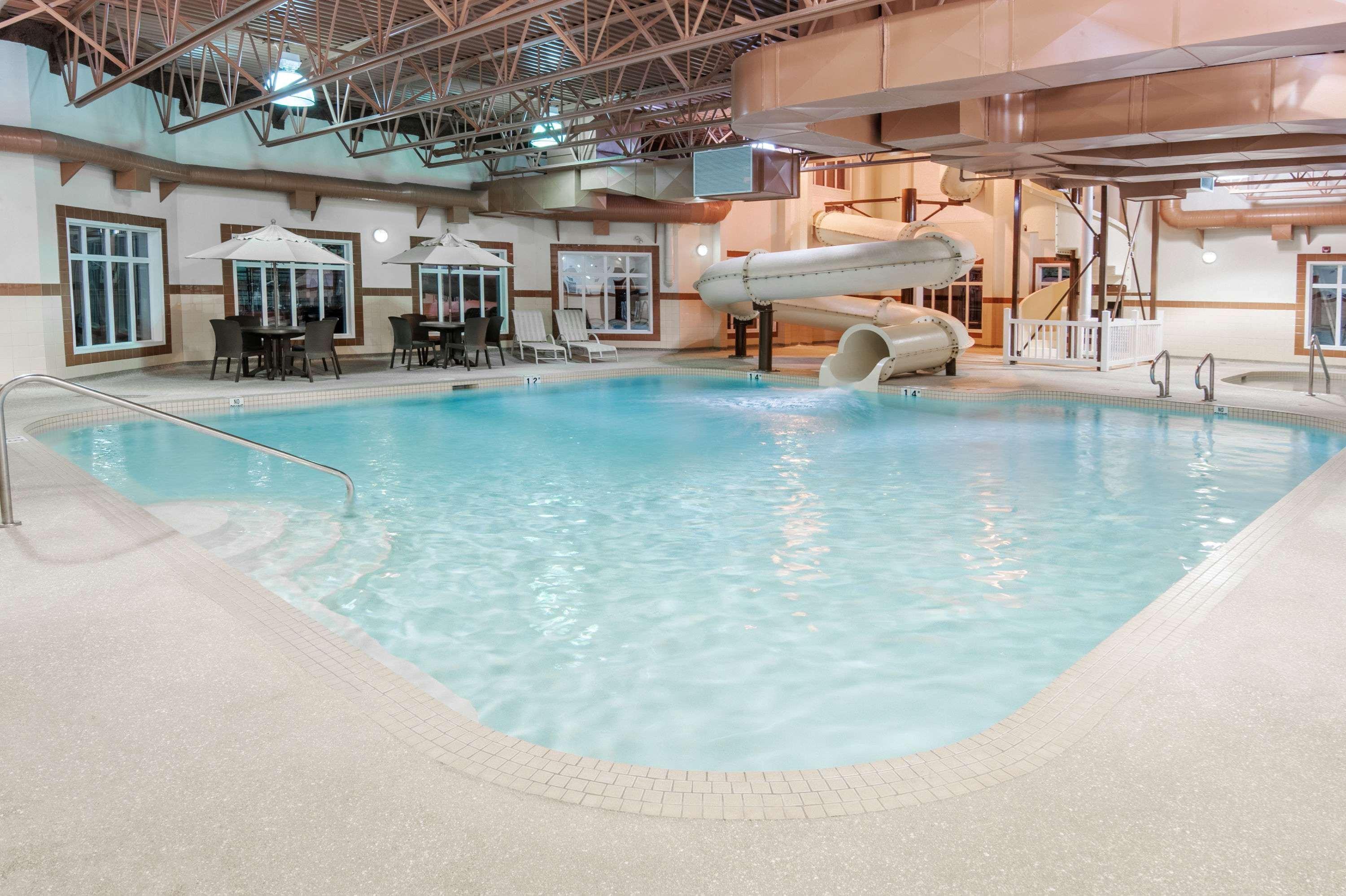 Ramada By Wyndham Drumheller Hotel & Suites Buitenkant foto