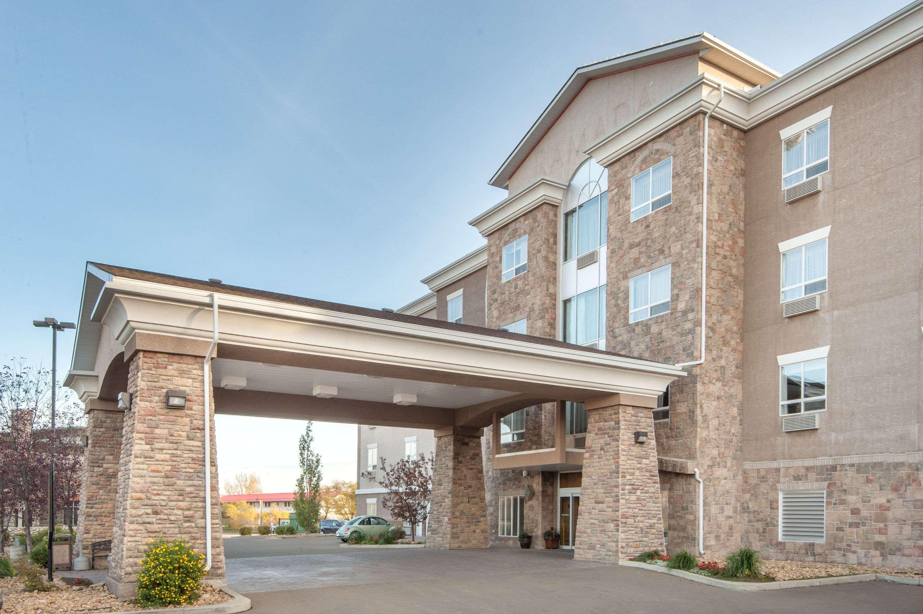 Ramada By Wyndham Drumheller Hotel & Suites Buitenkant foto