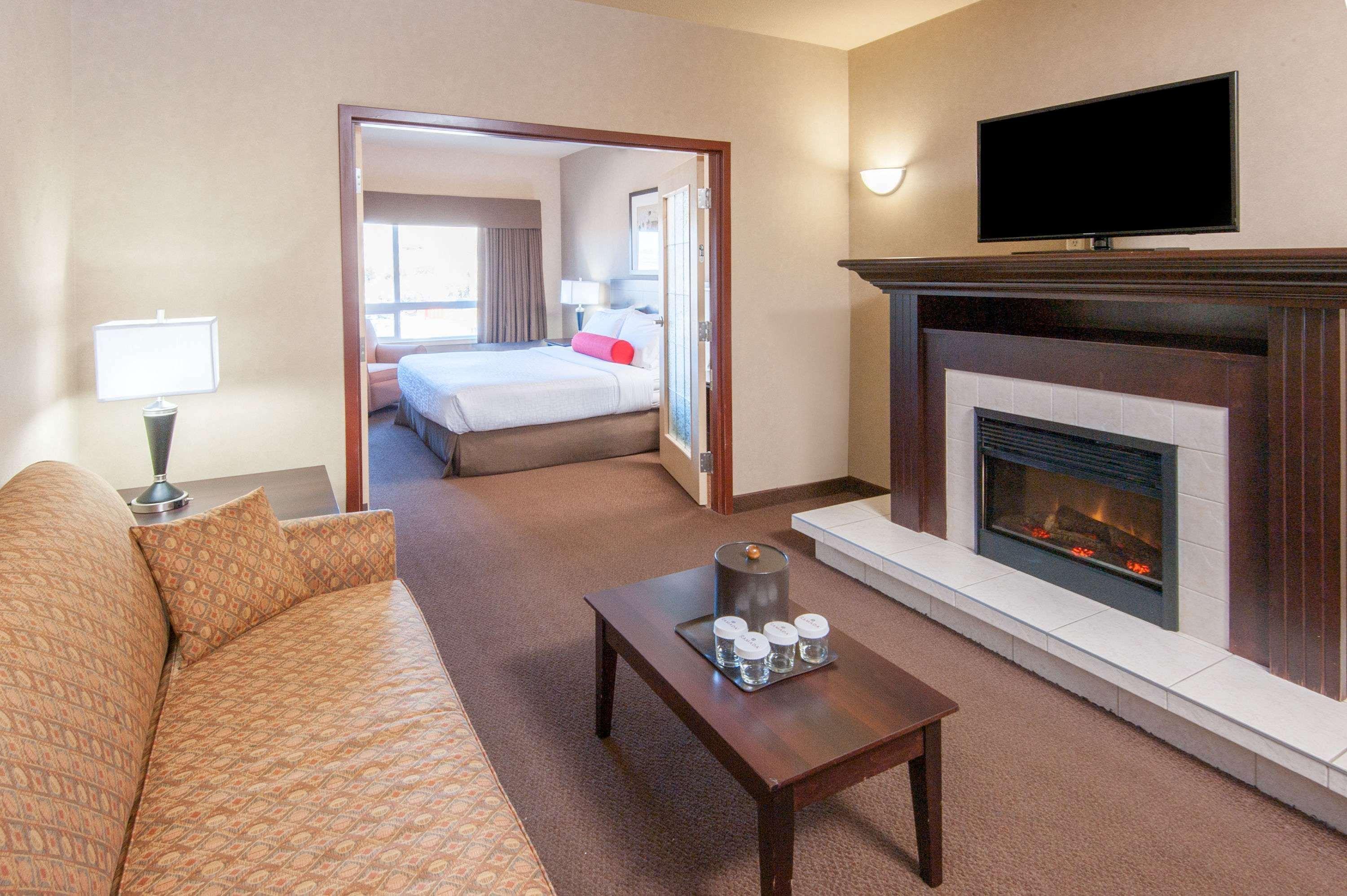 Ramada By Wyndham Drumheller Hotel & Suites Buitenkant foto